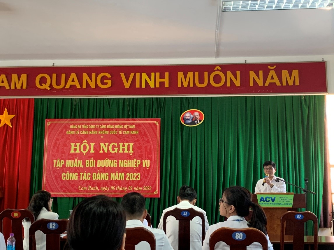 CongtacDang1.jpg