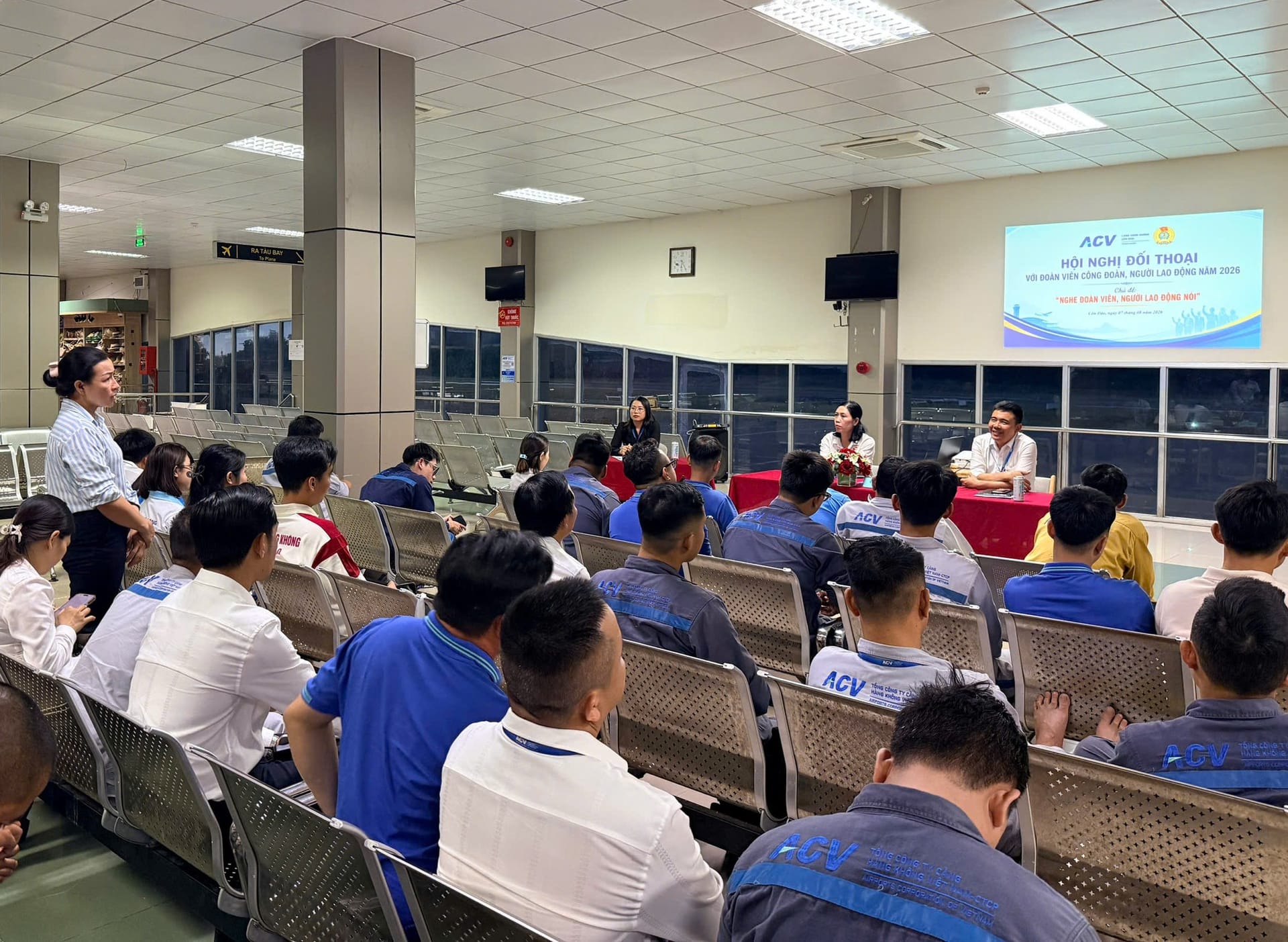 HN-NLD-Trao đổi cùng Người lao động.jpg