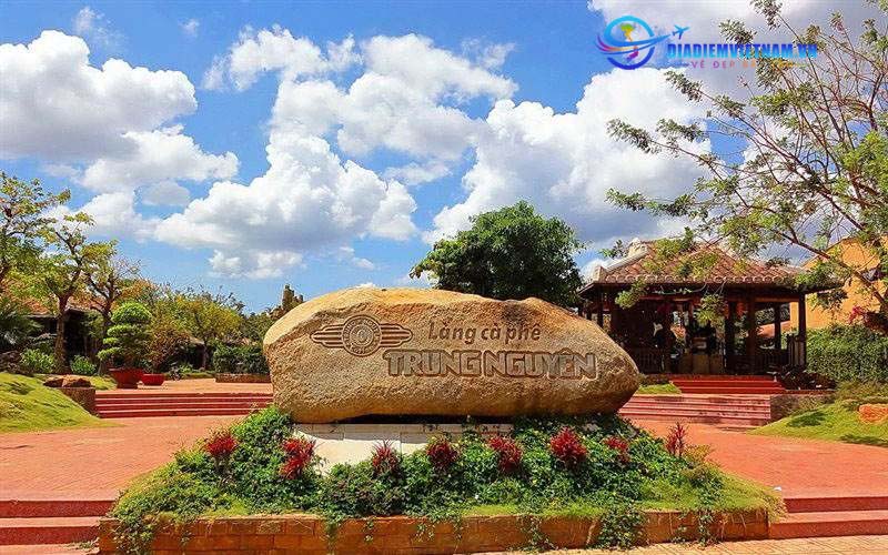 Làng cà phê Trung Nguyên