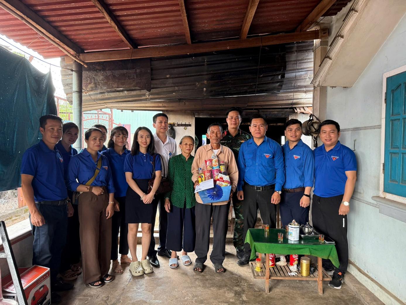 D:\TRANG\12. HÌNH ẢNH\2025\Từ thiện tháng thanh niên\z6411199461058_7822130a01efb530c93c58c898ef4715.jpg
