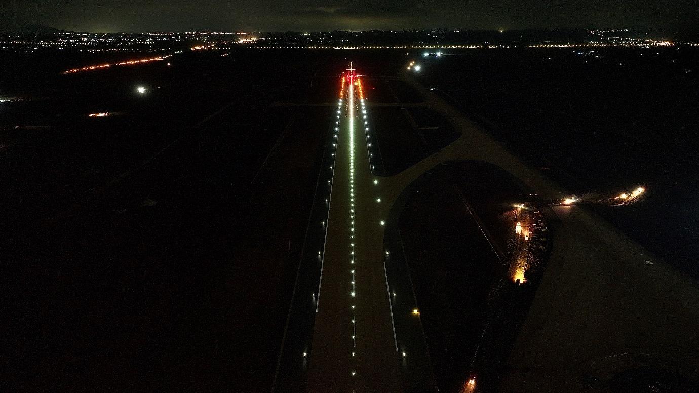 A long shot of a runwayAI-generated content may be incorrect.