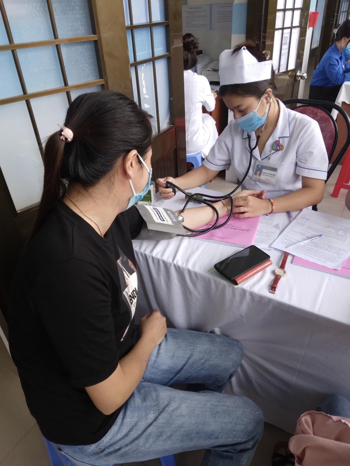 C:\Users\Administrator\Desktop\New folder\tiem vaccine mui 2 - anh 6.jpg