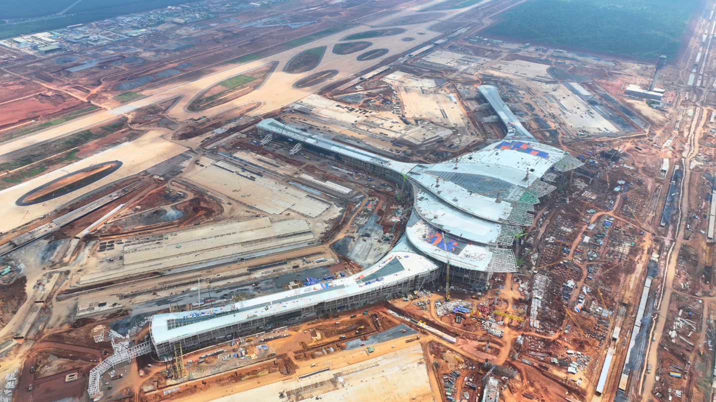 An aerial view of a large buildingAI-generated content may be incorrect.
