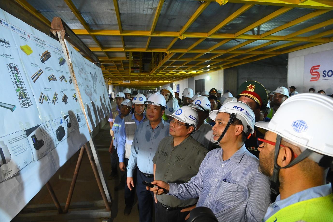 A group of people wearing hard hatsAI-generated content may be incorrect.