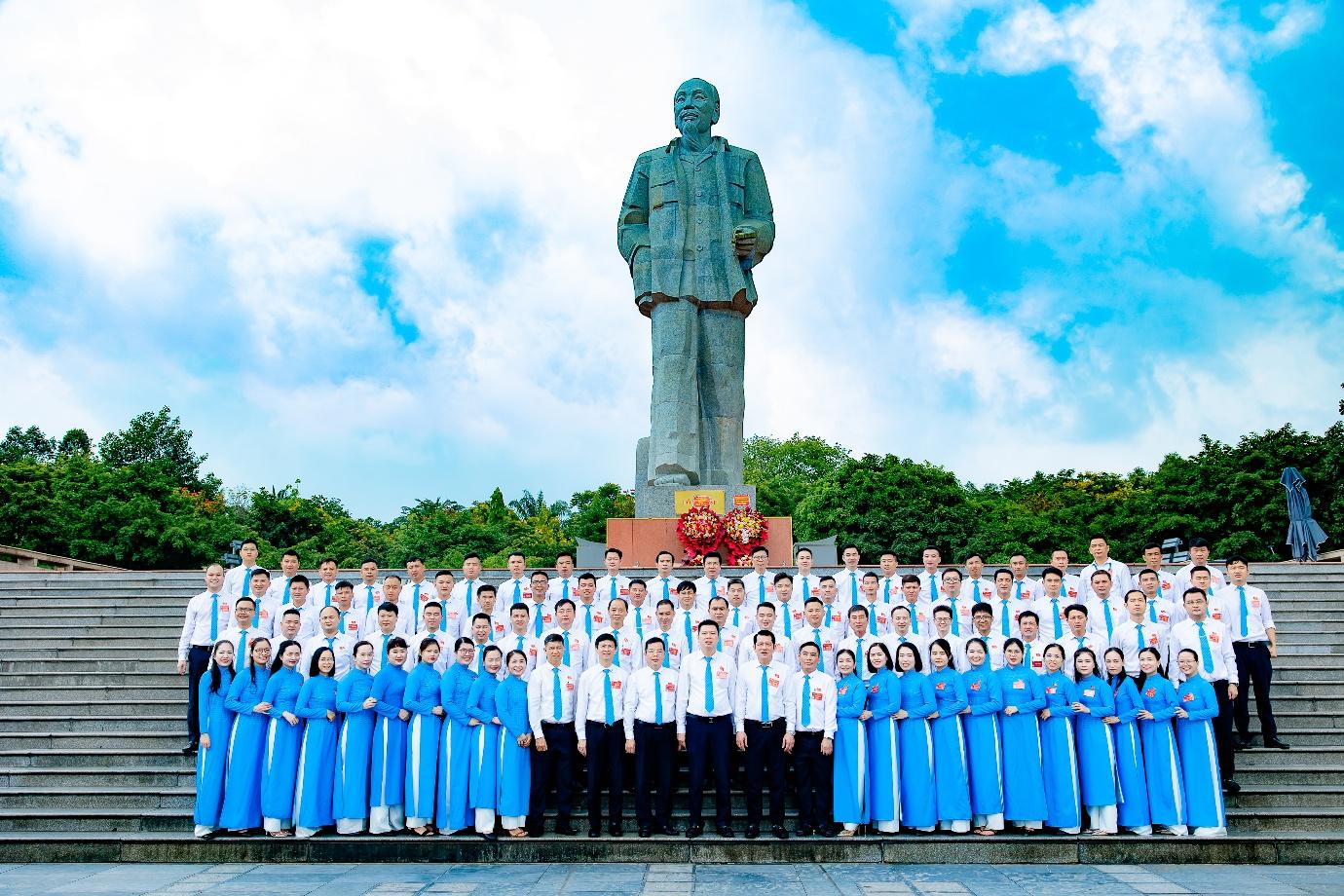 Ảnh có chứa bầu trời, ngoài trời, mây, bức tượngNội dung do AI tạo ra có thể không chính xác.