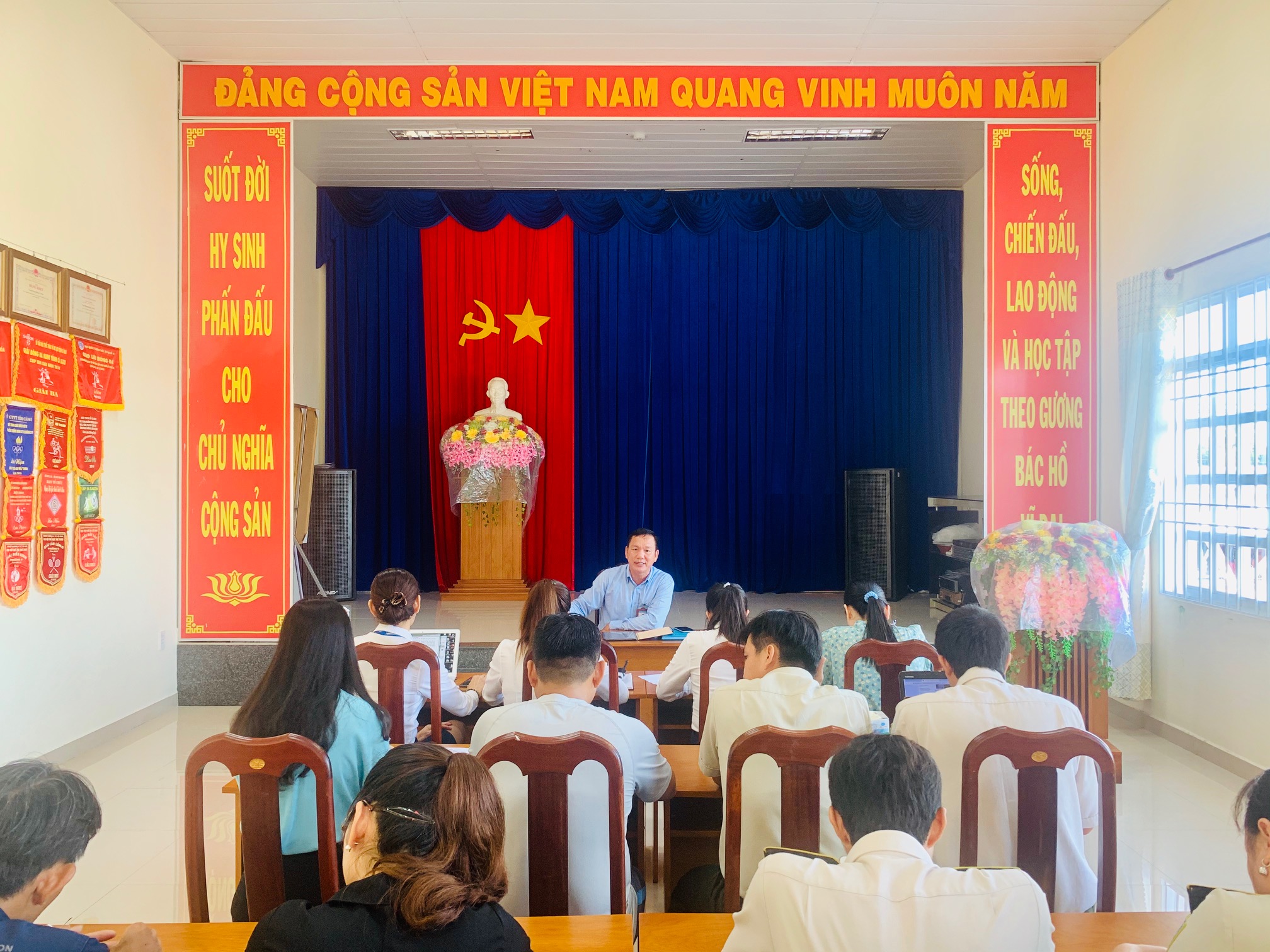Cảng hàng không Cà Mau tổ chức học tập, quán triệt chuyên đề năm 2020|LOCAL_PATH:crawled_data/images/featured_0199fbc6cf1f.jpg