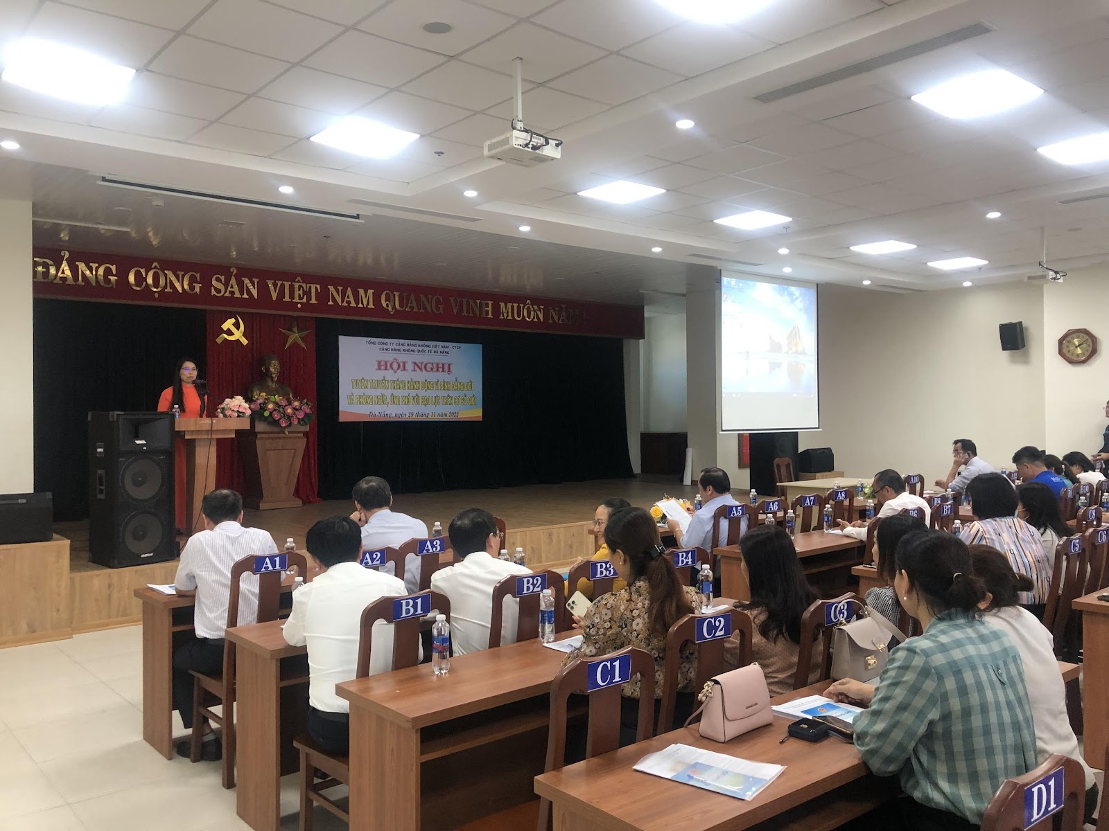 HỘI NGHỊ TẬP HUẤN KỸ NĂNG CÔNG TÁC BÌNH ĐẲNG GIỚI VÀ  VÌ SỰ TIẾN BỘ PHỤ NỮ|LOCAL_PATH:crawled_data/images/featured_041e3b30a912.jpg