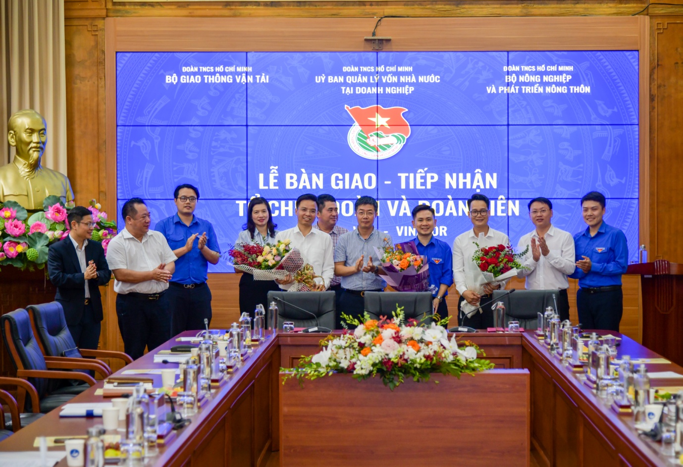 Lễ bàn giao Đoàn Thanh niên ACV về trực thuộc Đoàn Thanh niên Ủy ban Quản lý vốn nhà nước tại doanh nghiệp|LOCAL_PATH:crawled_data/images/featured_05a5c96b5449.jpg
