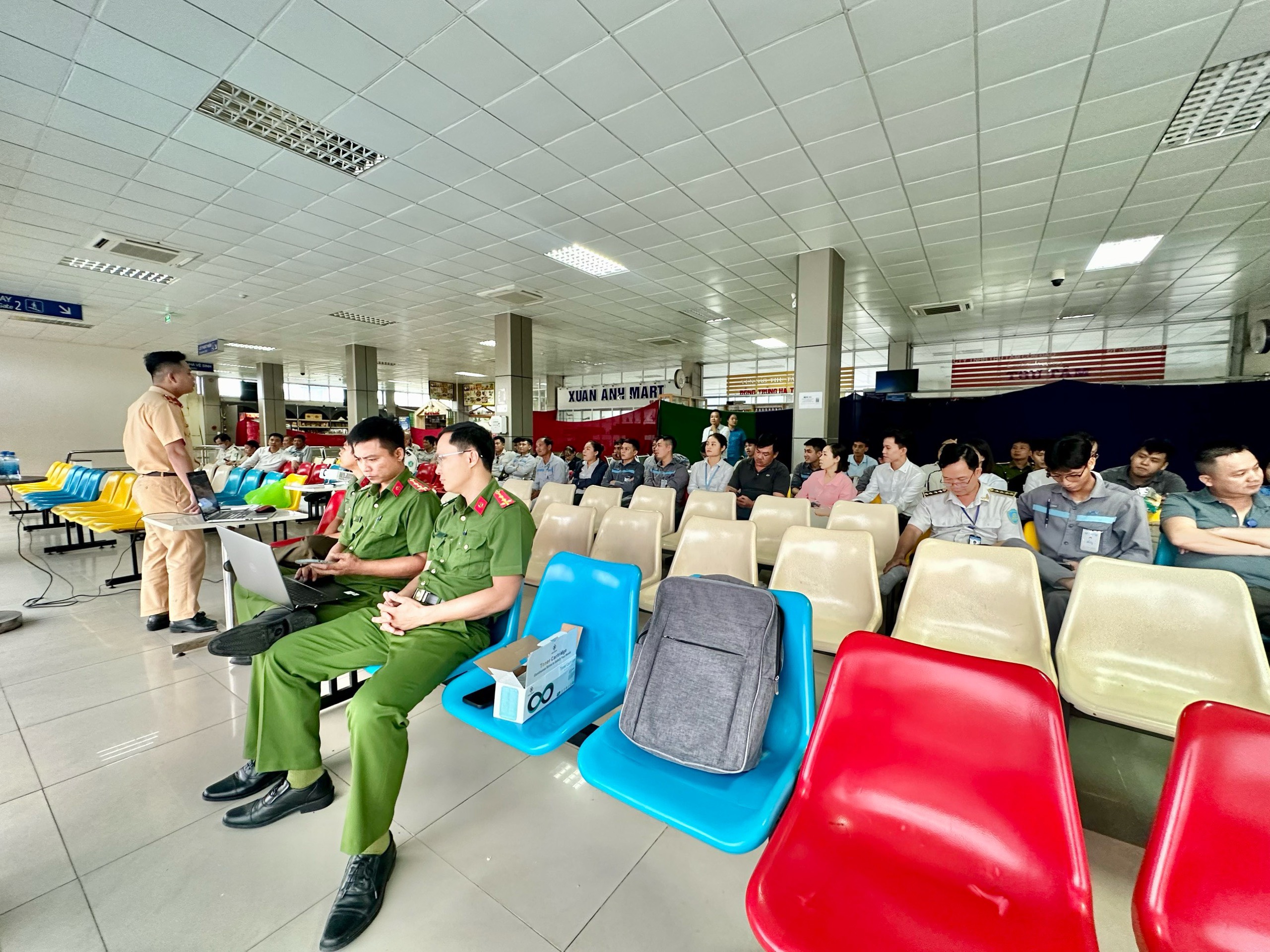 CẢNG HÀNG KHÔNG CÔN ĐẢO TỔ CHỨC TUYÊN TRUYỀN   PHÒNG CHỐNG MA TÚY VÀ AN TOÀN GIAO THÔNG NĂM 2024|LOCAL_PATH:crawled_data/images/featured_09478cfc6b4d.jpg