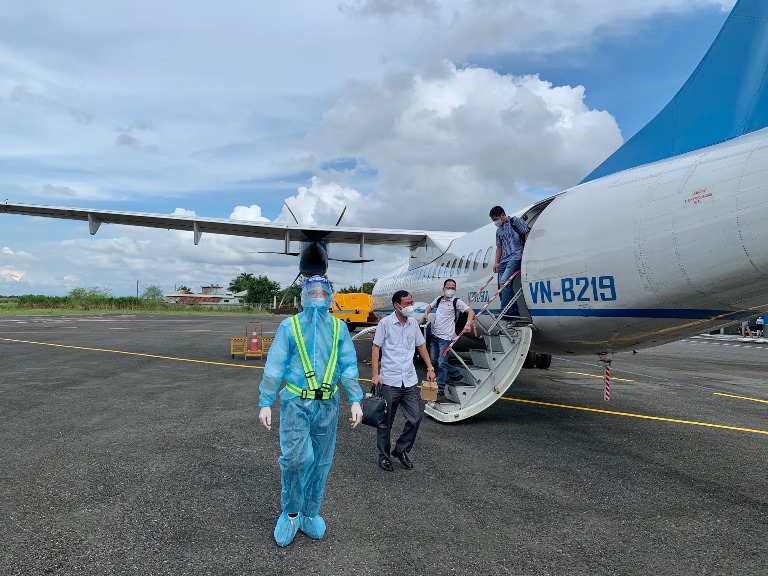 Cảng hàng không Cà Mau thực hiện chuyến bay thương mại đầu tiên sau thời gian giãn cách|LOCAL_PATH:crawled_data/images/featured_0a3862669fbf.jpg
