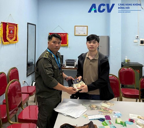 PHÁT HIỆN, TRẢ LẠI TÀI SẢN CHO HÀNH KHÁCH BỎ QUÊN TẠI CẢNG HÀNG KHÔNG ĐỒNG HỚI|LOCAL_PATH:crawled_data/images/featured_0aade34871df.jpg