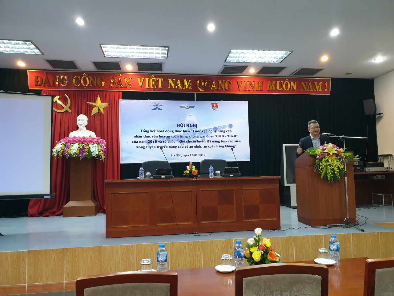 ACV tham dự hội nghị tổng kết hoạt động năm 2018 về thực hiện cuộc vận động nâng cao nhận thức Văn hóa An toàn hàng không giai đoạn 2014 – 2020|LOCAL_PATH:crawled_data/images/featured_0d00ec4303e4.jpg