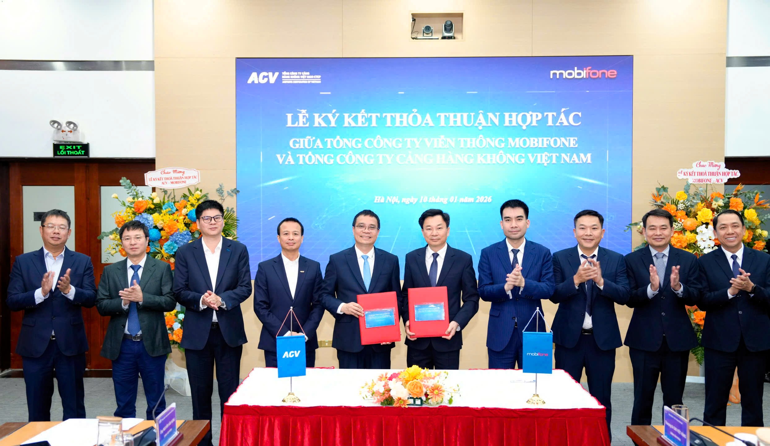 ACV và MobiFone ký kết hợp tác chiến lược - Hiện đại hóa hạ tầng số và hạ tầng viễn thông tại các cảng hàng không|LOCAL_PATH:crawled_data/images/featured_0d4e6727e8e5.jpg