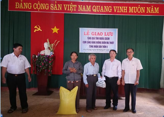 LỄ GIAO LƯU TẶNG QUÀ TÌNH NGHĨA|LOCAL_PATH:crawled_data/images/featured_123c36742941.JPG