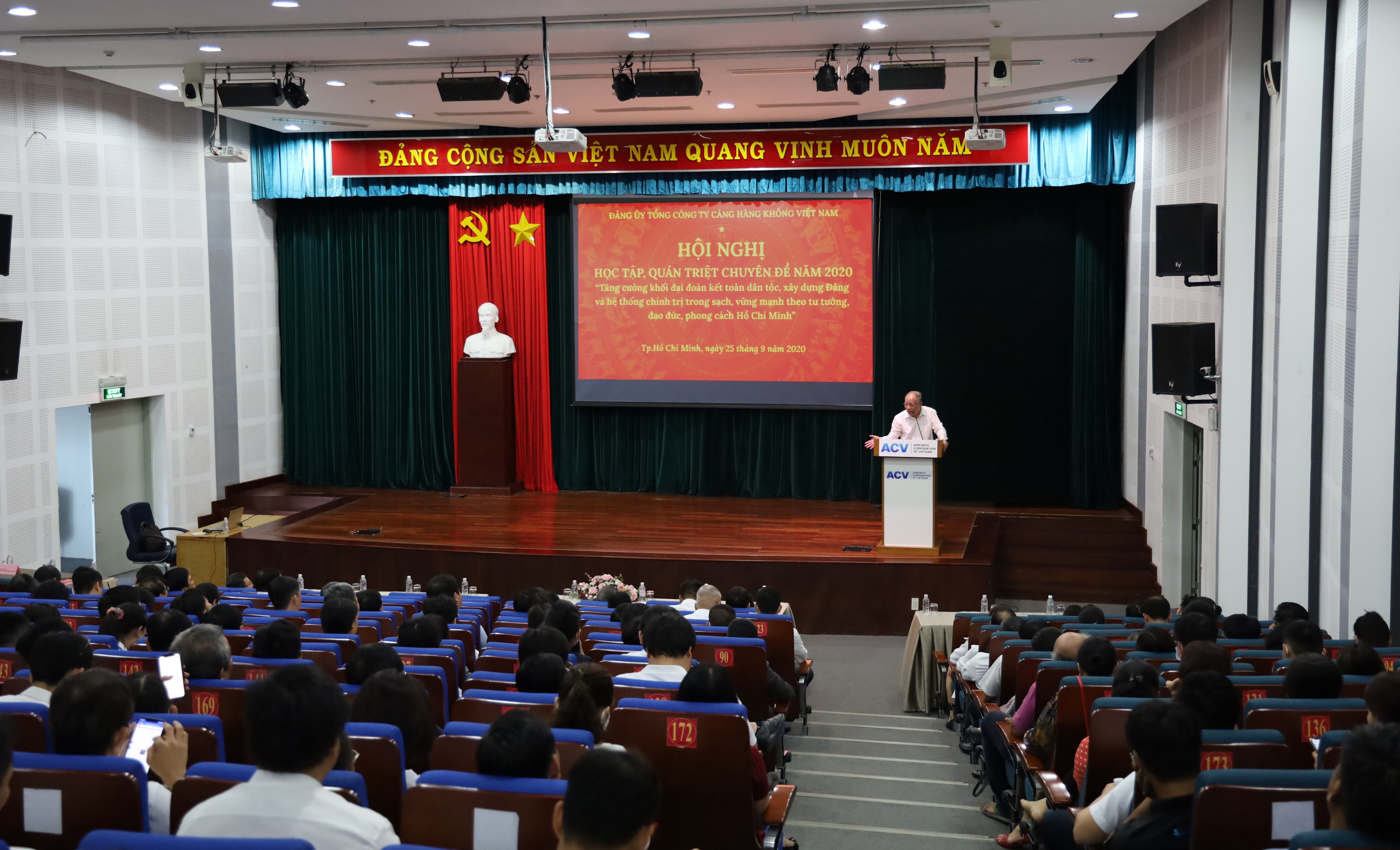 Đảng ủy ACV: Tổ chức hội nghị học tập, quán triệt chuyên đề năm 2020|LOCAL_PATH:crawled_data/images/featured_16ec0b4b45e4.jpg
