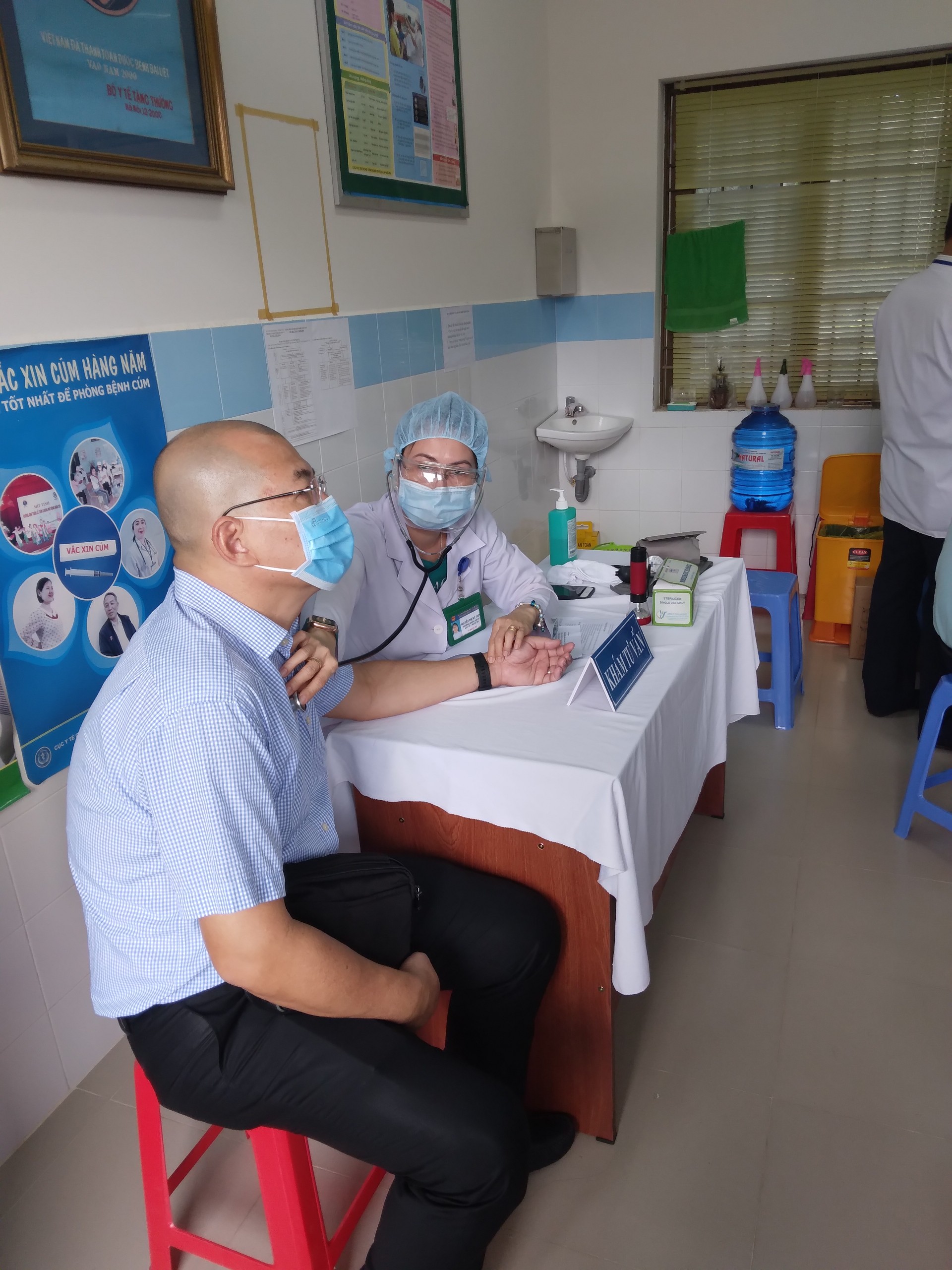 CHK Côn Đảo tổ chức tiêm vaccine phòng Covid-19 mũi thứ 2 cho CB-CNV|LOCAL_PATH:crawled_data/images/featured_17d97d7de689.jpg
