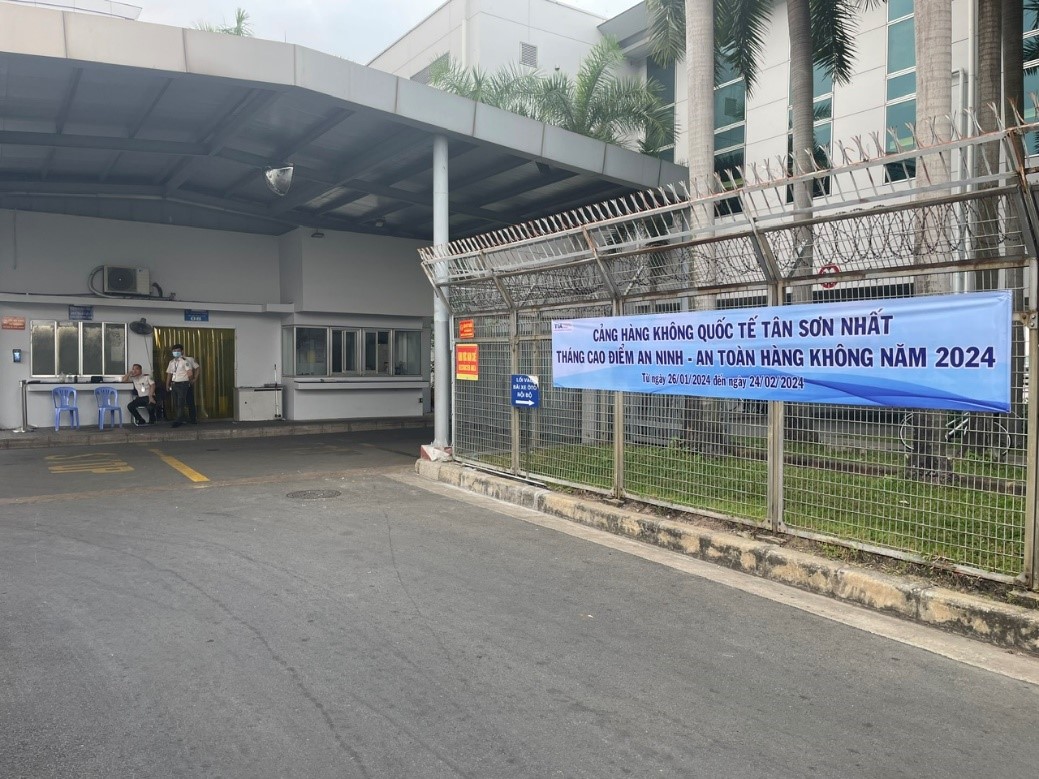 Cảng HKQT Tân Sơn Nhất thực hiện tháng An ninh An toàn phục vụ cao điểm Tết Nguyên Đán Giáp Thìn 2024|LOCAL_PATH:crawled_data/images/featured_196ee78be7e1.jpg
