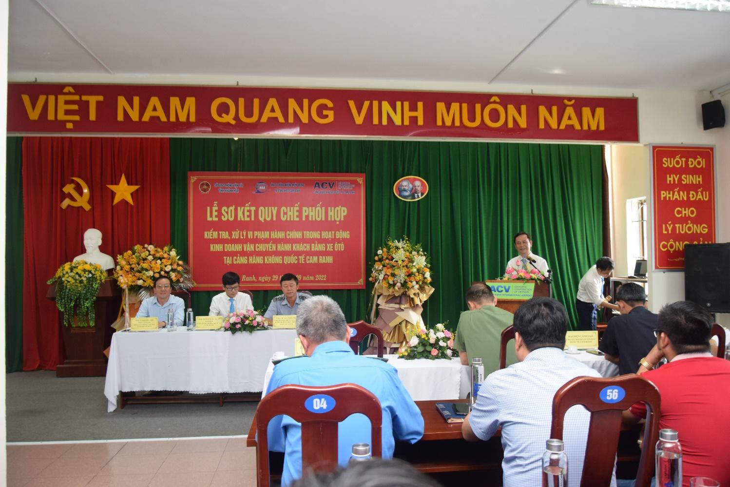 Hội nghị Sơ kết thực hiện Quy chế phối hợp giữa Sở GTVT Khánh Hòa, Cảng vụ HK miền Trung tại Cam Ranh và Cảng HKQT Cam Ranh về việc kiểm tra, xử lý vi phạm hành chính trong hoạt động kinh doanh vận chuyển hành khách bằng xe Ôtô tại Cảng hàng HKQT Cam Ranh|LOCAL_PATH:crawled_data/images/featured_19897fb7a9ca.jpg