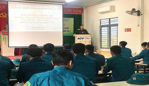 Cảng hàng không Phù Cát tổ chức khóa huấn luyện cho lực lượng dân quân tự vệ|LOCAL_PATH:crawled_data/images/featured_1cb3cba2edf7.jpg