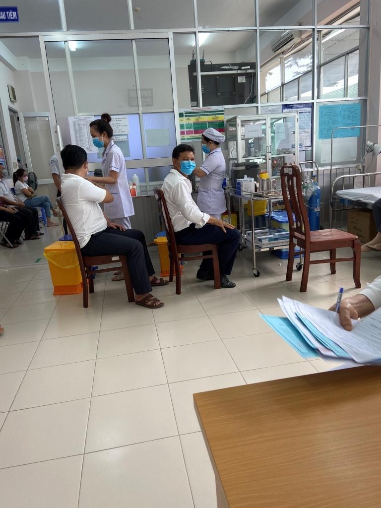 Cảng HKQT Cần Thơ tổ chức tiêm mũi thứ 2 vắc xin phòng Covid-19 cho cán bộ, nhân viên|LOCAL_PATH:crawled_data/images/featured_1dc25cf2d290.jpg