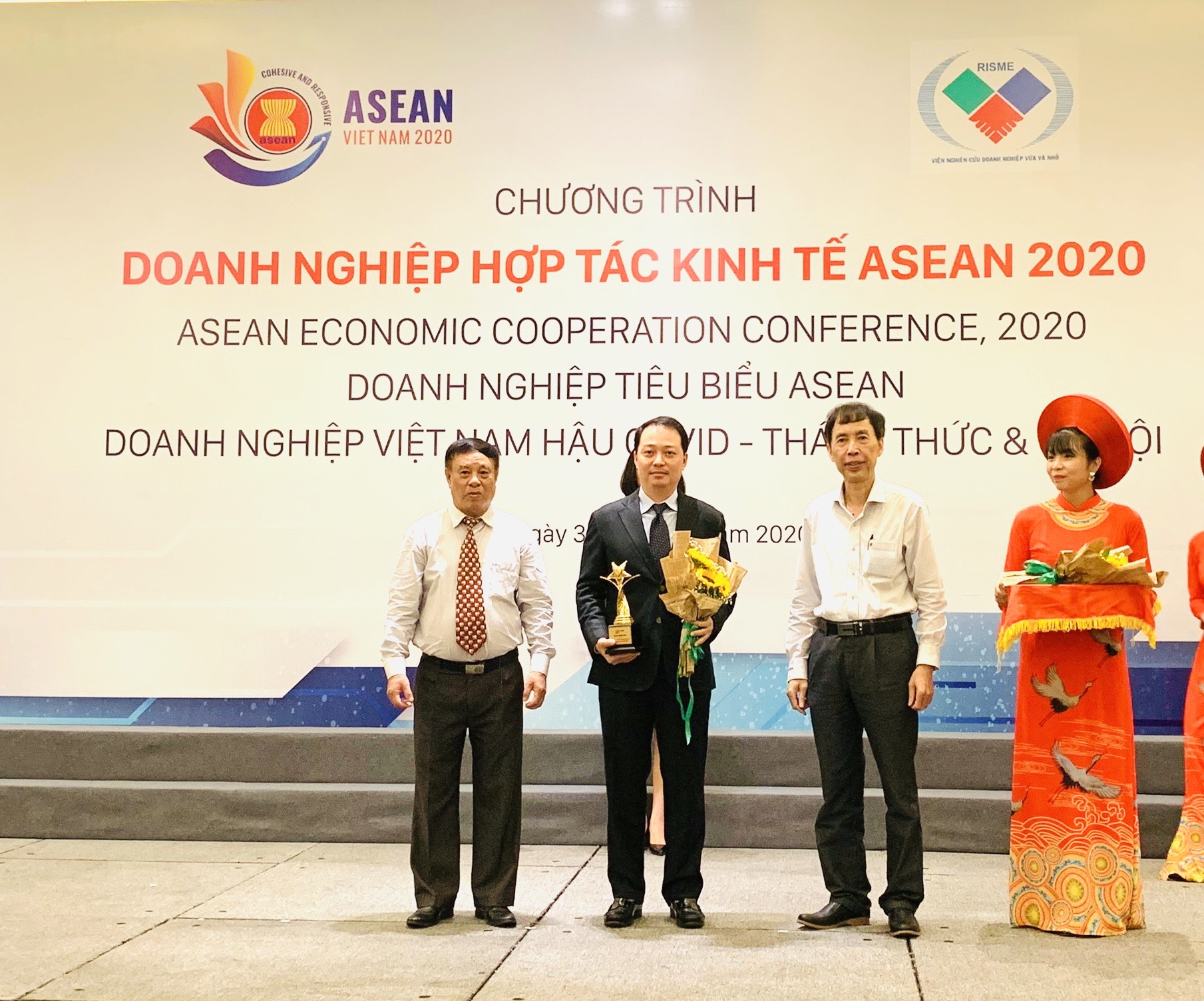 ACV được vinh danh “Top 10 Doanh nghiệp tiêu biểu ASEAN 2020”|LOCAL_PATH:crawled_data/images/featured_1e15d599c763.jpg
