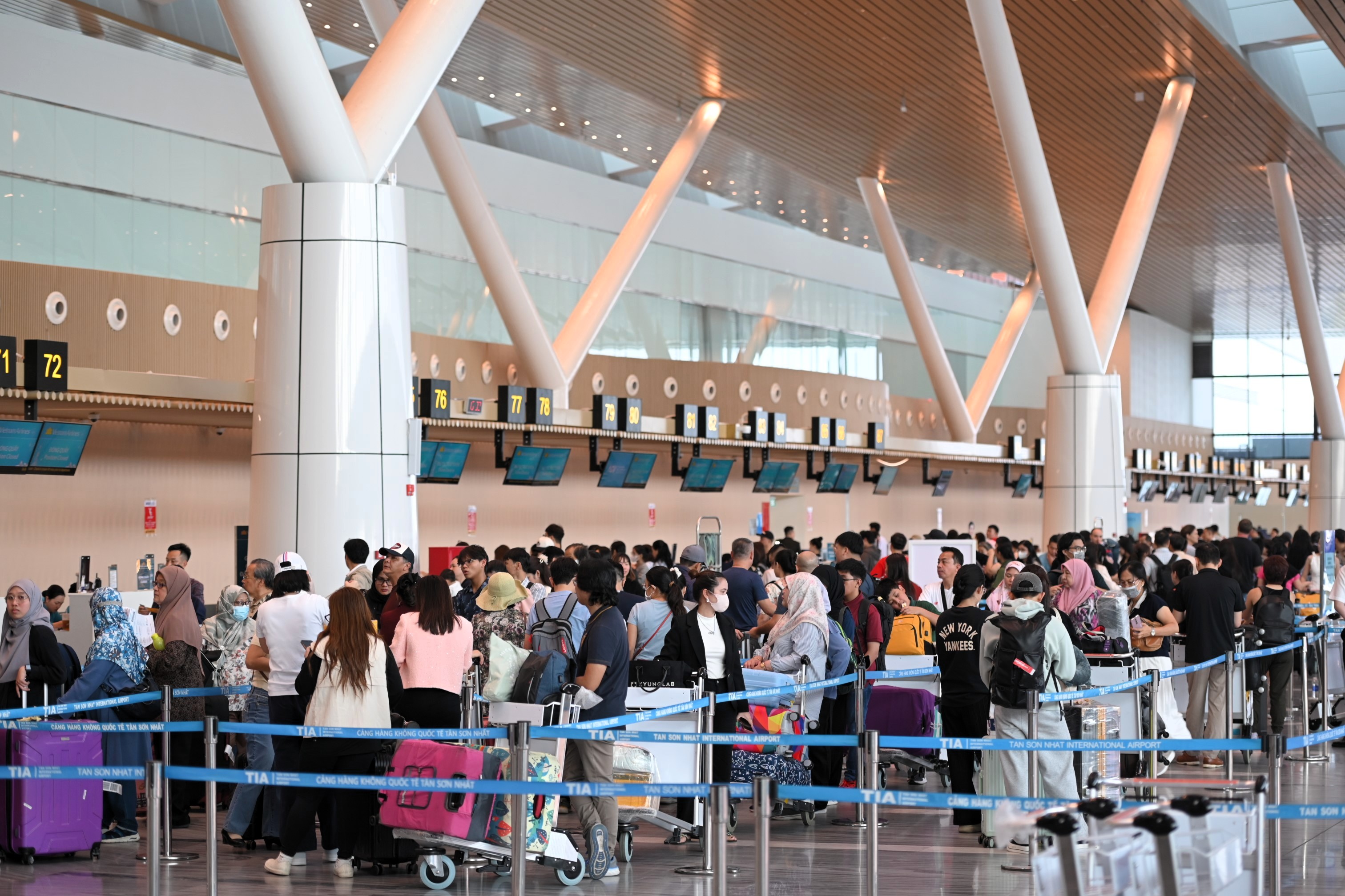 Cảng HKQT Tân Sơn Nhất phục vụ hơn 130 nghìn khách/ngày trong dịp nghỉ lễ Tết Dương lịch 2026|LOCAL_PATH:crawled_data/images/featured_20410d81d3c7.jpg