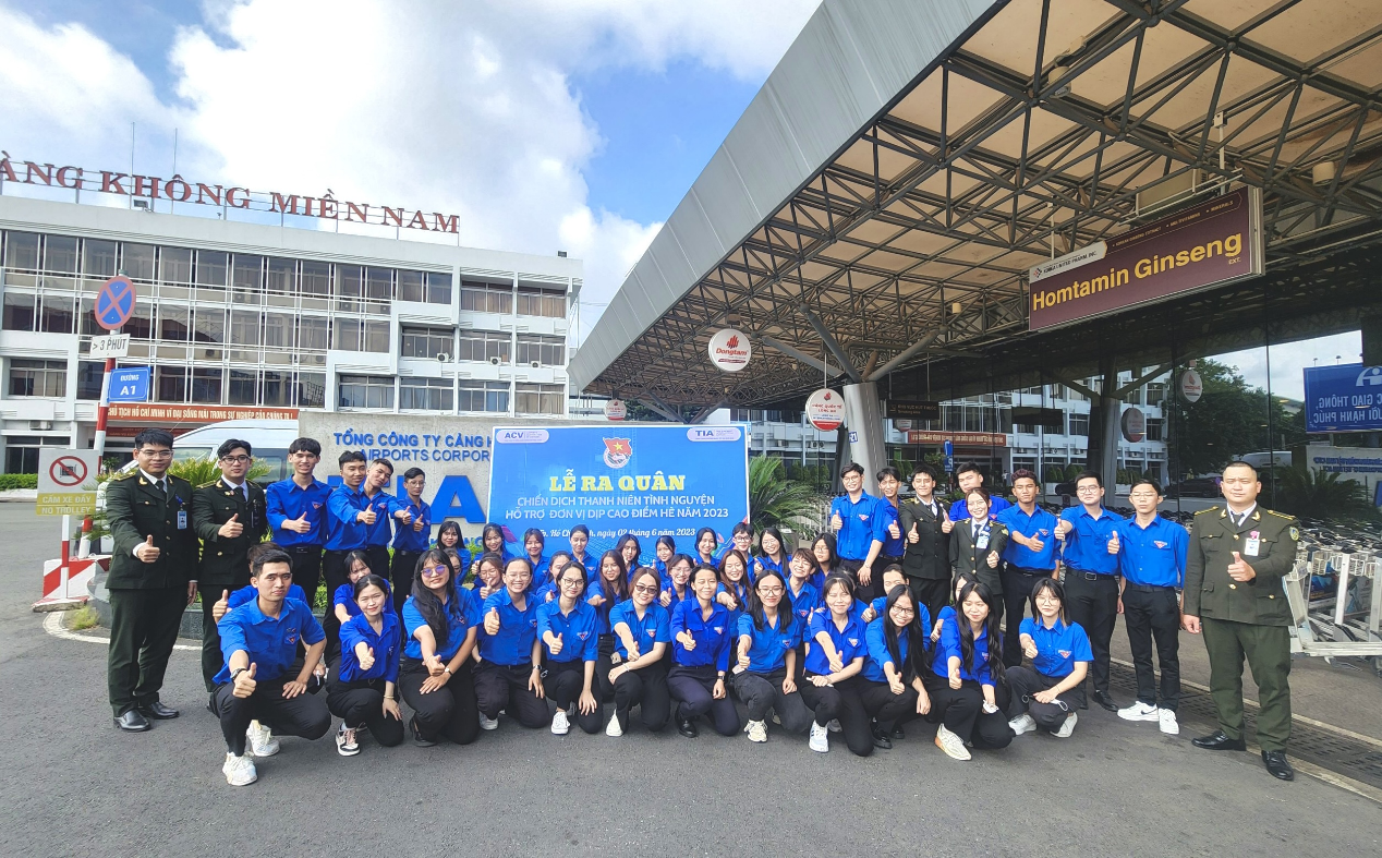 Lễ ra quân Chương trình “Thanh niên tình nguyện hỗ trợ đơn vị dịp cao điểm Hè 2023” của đoàn viên, thanh niên Cảng HKQT Tân Sơn Nhất.|LOCAL_PATH:crawled_data/images/featured_289988cd49f0.jpg