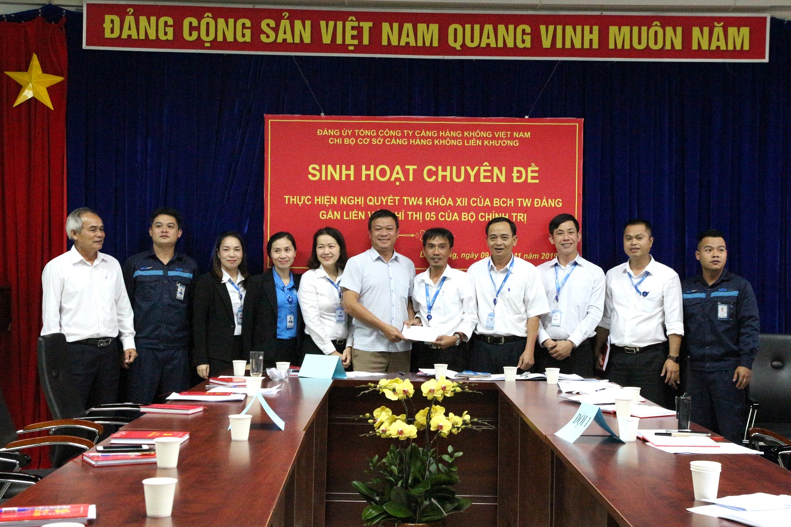 SINH HOẠT CHUYÊN ĐỀ CHI BỘ THÁNG 11 NĂM 2019|LOCAL_PATH:crawled_data/images/featured_2aca5a3d5cc7.JPG