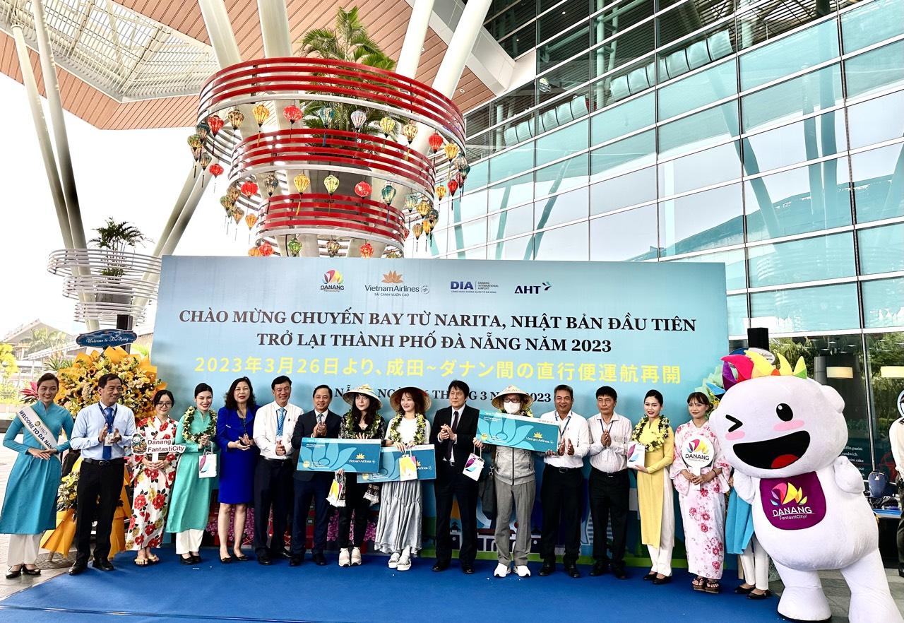 Chào đón các chuyến bay quốc tế đầu tiên từ Viêng Chăn (Lào) và Narita (Nhật Bản) đến Đà Nẵng năm 2023|LOCAL_PATH:crawled_data/images/featured_2b0f4f2a2919.jpg