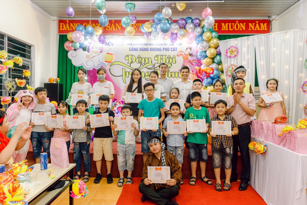 Công đoàn - Đoàn Thanh niên ACV tổ chức các hoạt động vui đón Tết Trung thu cho các cháu thiếu nhi|LOCAL_PATH:crawled_data/images/featured_2de56e09e2f6.jpg