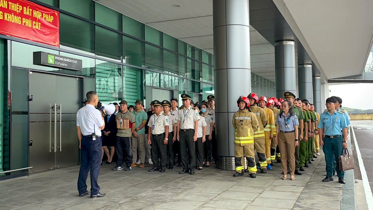 Diễn tập đối phó với hành vi can thiệp bất hợp pháp cấp cơ sở năm 2024 tại Cảng hàng không Phù Cát|LOCAL_PATH:crawled_data/images/featured_2ef4b65c7253.jpg