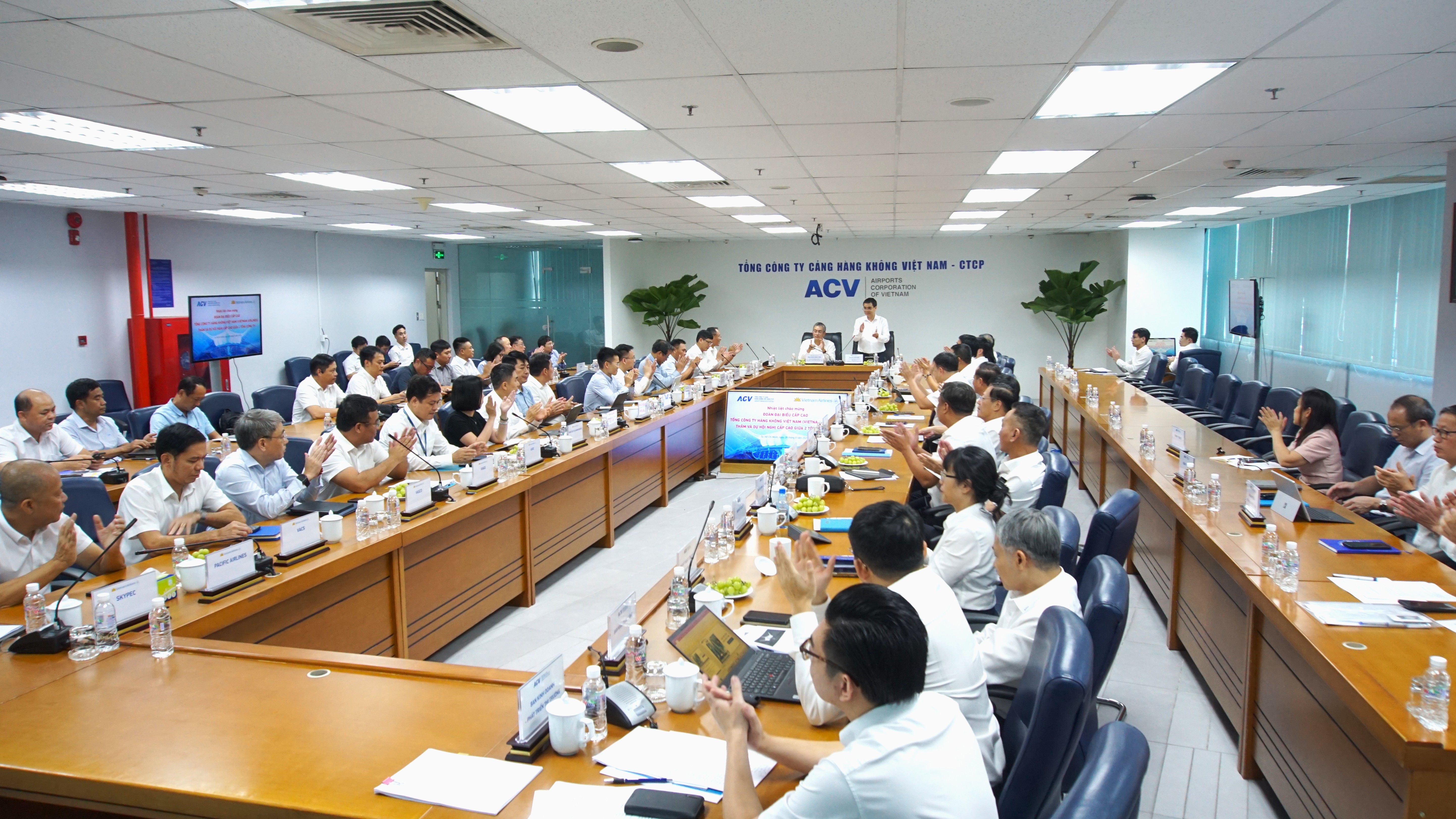 ACV và VNA tiếp tục phối hợp chặt chẽ nâng cao chất lượng phục vụ hành khách|LOCAL_PATH:crawled_data/images/featured_2f09691aff3f.JPG