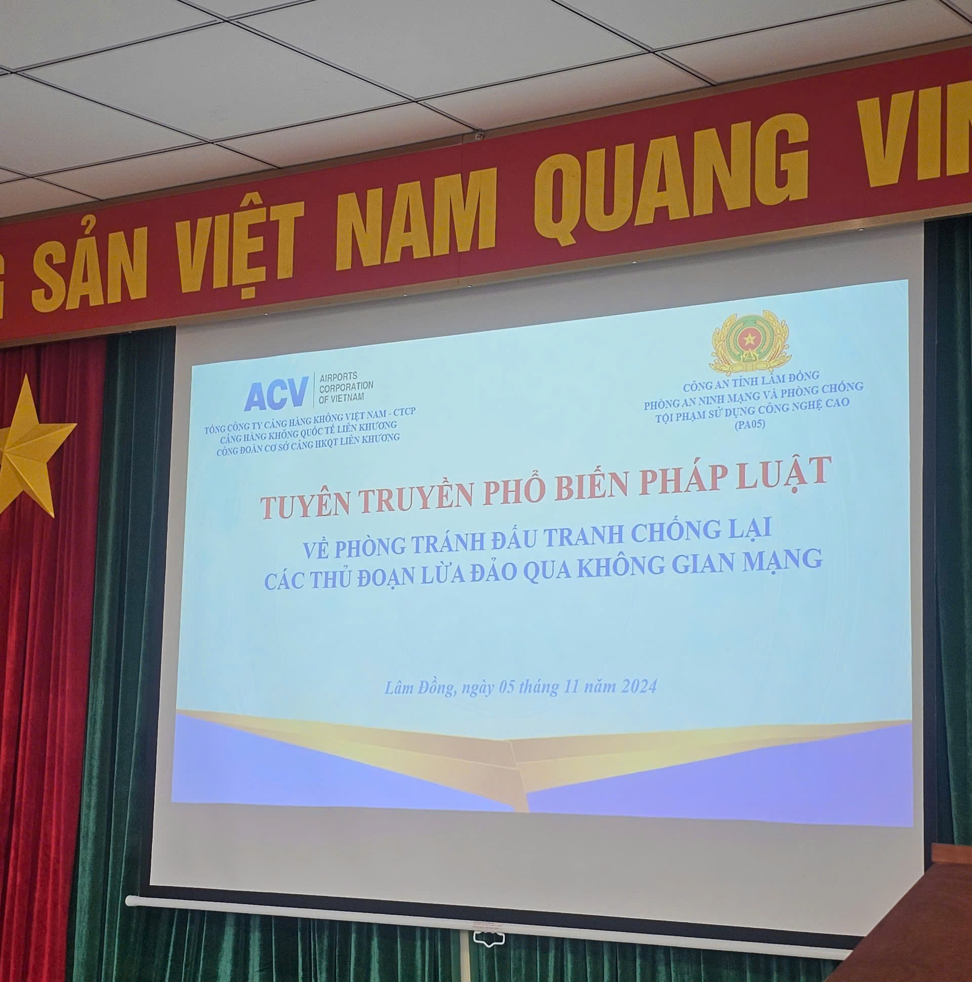Cảng hàng không quốc tế Liên Khương tổ chức tuyên truyền, phổ biến pháp luật về phòng tránh, đấu tranh chống lại các thủ đoạn lừa đảo qua không gian mạng|LOCAL_PATH:crawled_data/images/featured_307dae9251b6.jpg
