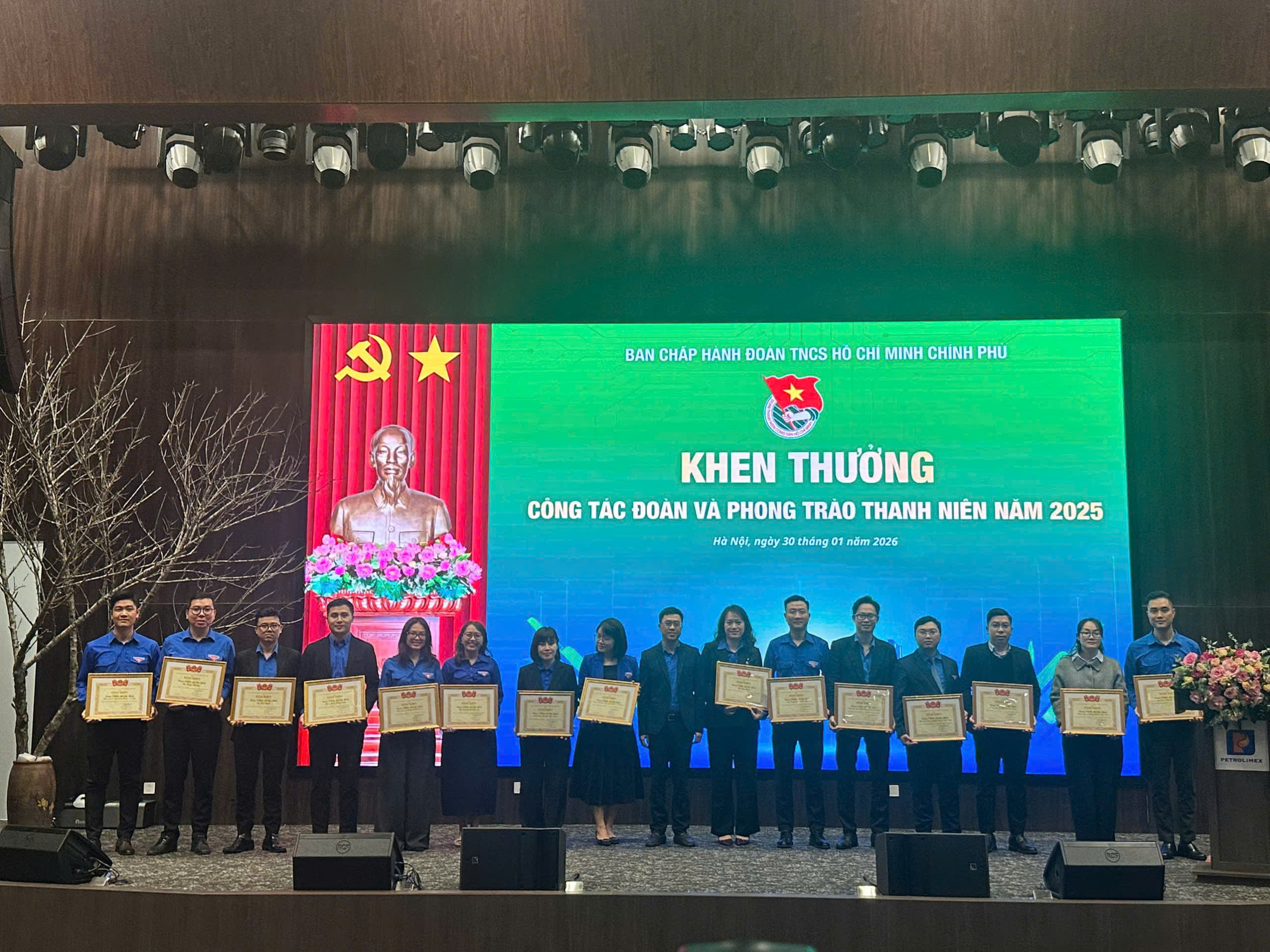 Đoàn Thanh niên ACV được tuyên dương tại Hội nghị tổng kết công tác Đoàn Thanh niên Chính phủ năm 2025 và triển khai nhiệm vụ năm 2026|LOCAL_PATH:crawled_data/images/featured_316096c25719.jpg