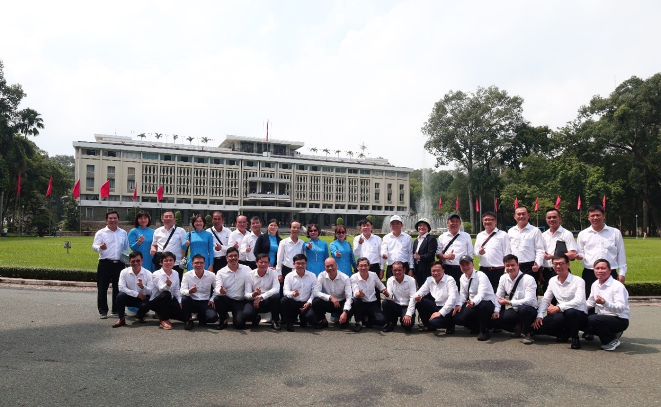 Đảng ủy Cảng HKQT Đà Nẵng tổ chức hành trình về nguồn “Theo dấu chân cách mạng – Hành trình về nguồn tại Nam Bộ”|LOCAL_PATH:crawled_data/images/featured_34251ec7dda5.jpg