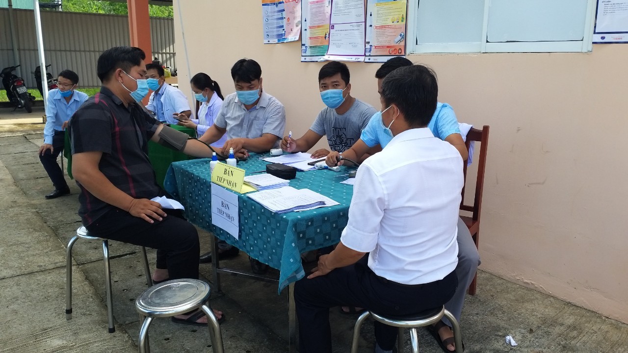 Cảng HKQT Phú Quốc tiêm vắc xin phòng Covid-19 cho cán bộ, nhân viên|LOCAL_PATH:crawled_data/images/featured_378e8de19ae3.jpg