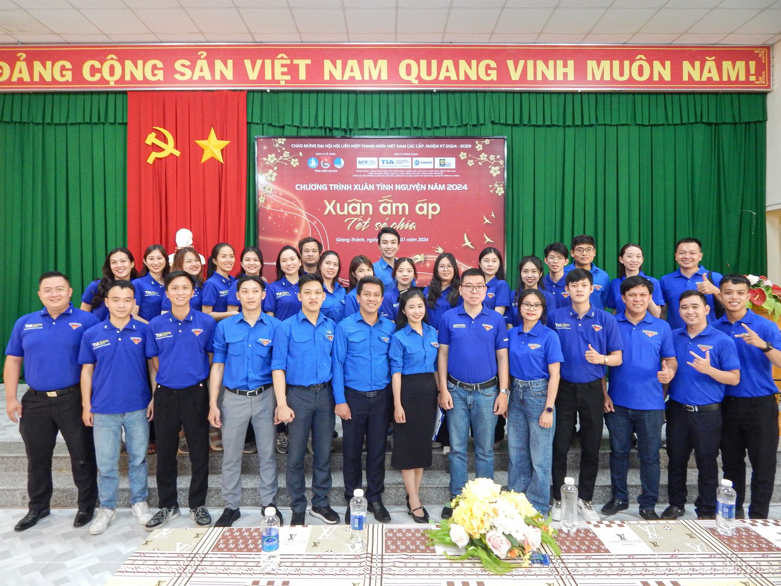 Công đoàn - Đoàn Thanh niên ACV tổ chức chương trình an sinh xã hội chủ đề “Xuân tình nguyện” năm 2024 tại biên giới Tây Nam của Tổ quốc|LOCAL_PATH:crawled_data/images/featured_3b495036a701.jpg