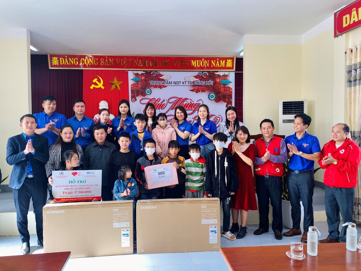 Cảng hàng không Đồng Hới tổ chức chương trình an sinh xã hội, tình nguyện vì cộng đồng Xuân năm 2023.|LOCAL_PATH:crawled_data/images/featured_3dfd80020ba1.jpg