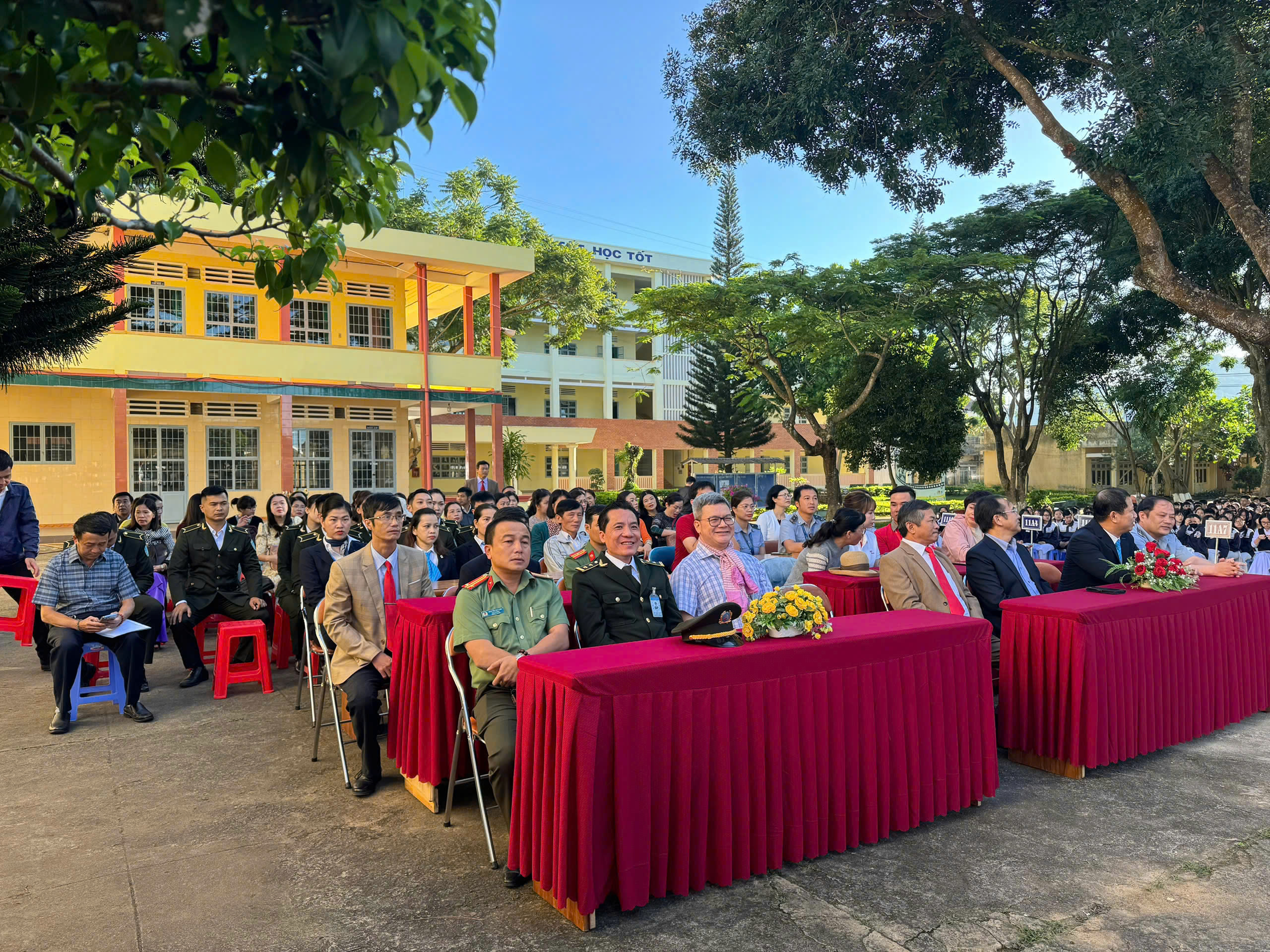 Cảng hàng không quốc tế Liên Khương phối hợp tổ chức tuyên truyền phổ biến pháp luật về An ninh, an toàn và phát triển bền vững hàng không dân dụng năm 2024|LOCAL_PATH:crawled_data/images/featured_41b2049805cc.jpg