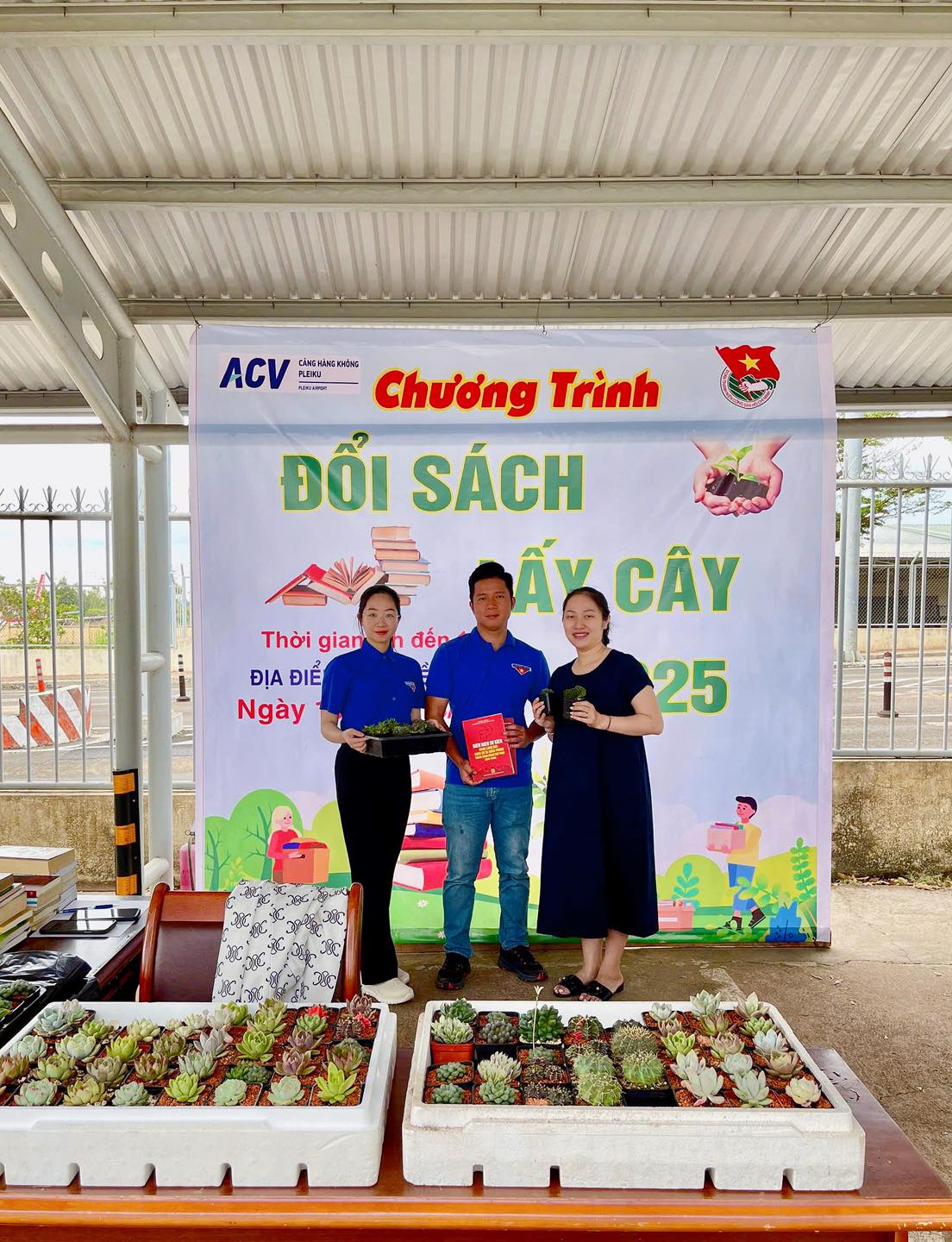 Đoàn Thanh niên Cảng hàng không Pleiku lan tỏa giá trị cộng đồng với chương trình “Đổi sách lấy cây”|LOCAL_PATH:crawled_data/images/featured_41ba9a73d6f4.jpg
