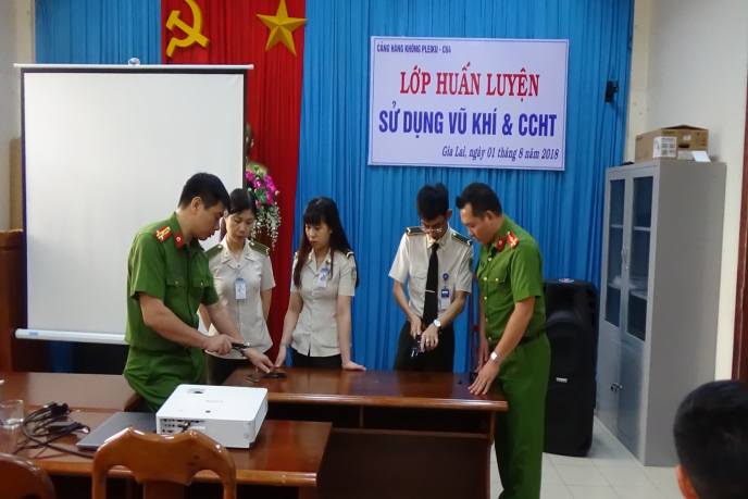 Cảng hàng không Pleiku: Tập huấn về quản lý, sử dụng vũ khí, công cụ hỗ trợ năm 2018|LOCAL_PATH:crawled_data/images/featured_43eedb612912.jpg