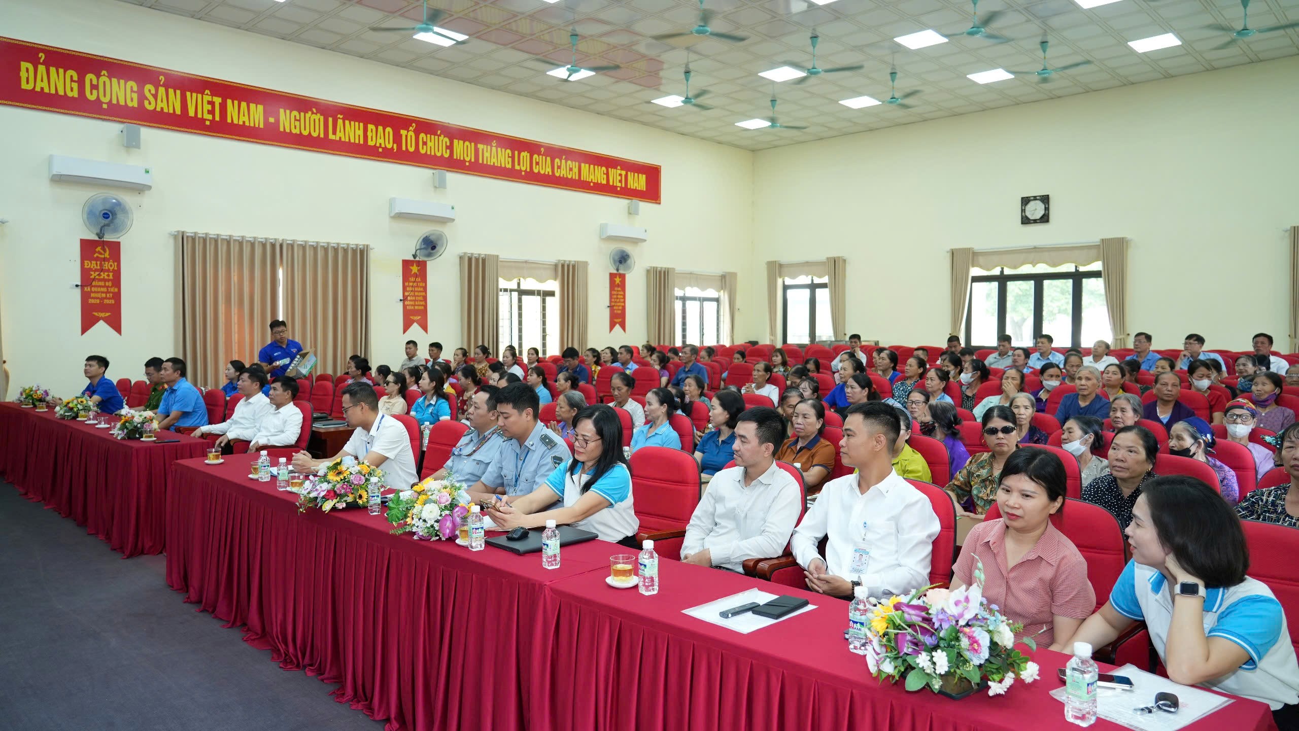 Cảng HKQT Nội Bài tuyên truyền văn hóa đảm bảo an toàn hàng không tại các xã lân cận sân bay|LOCAL_PATH:crawled_data/images/featured_451cc7633cb9.jpg