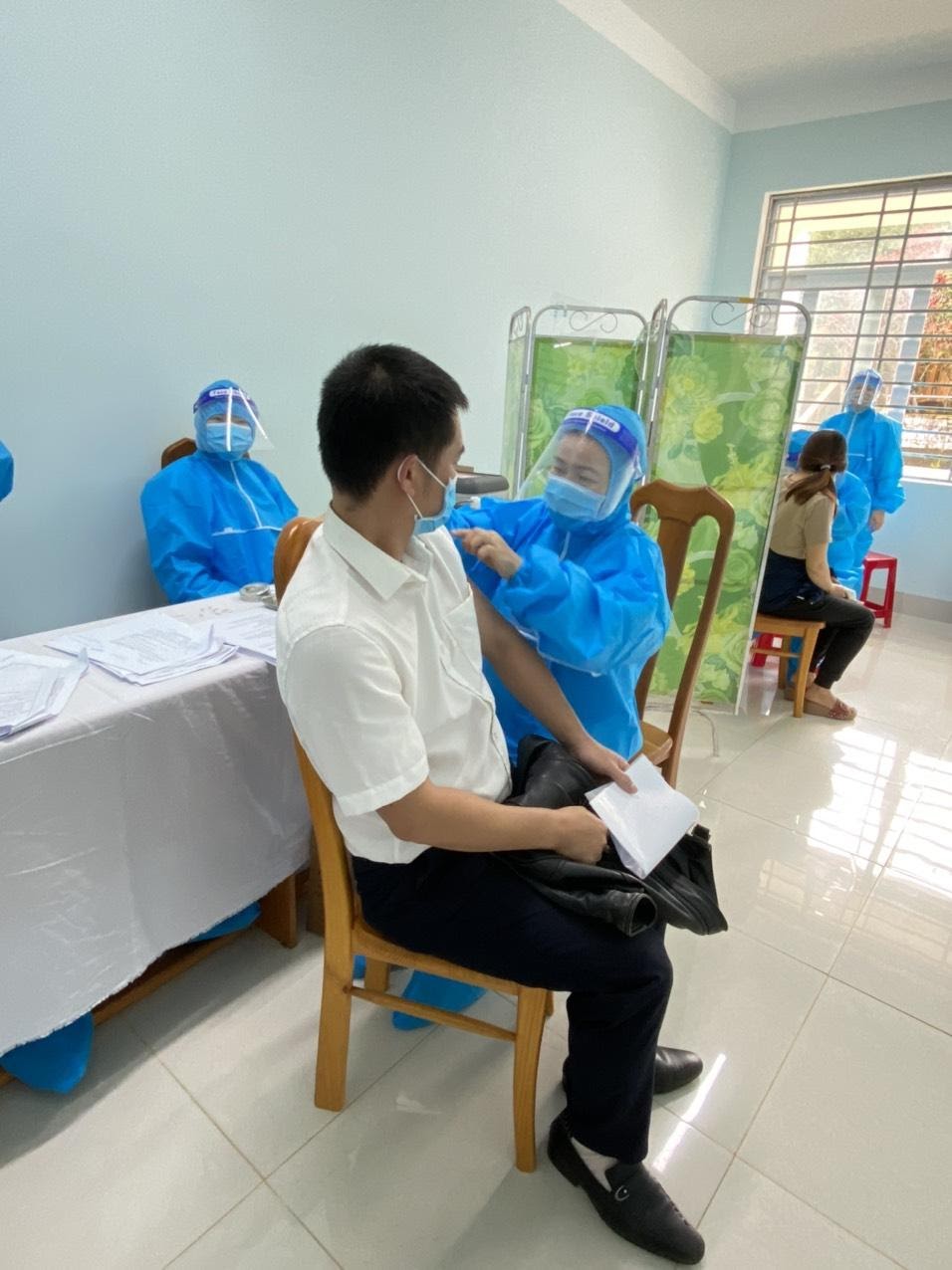 Cảng hàng không Pleiku tổ chức tiêm mũi 2 vắc xin phòng Covid-19 cho cán bộ, nhân viên|LOCAL_PATH:crawled_data/images/featured_487ddfb7fb70.jpg