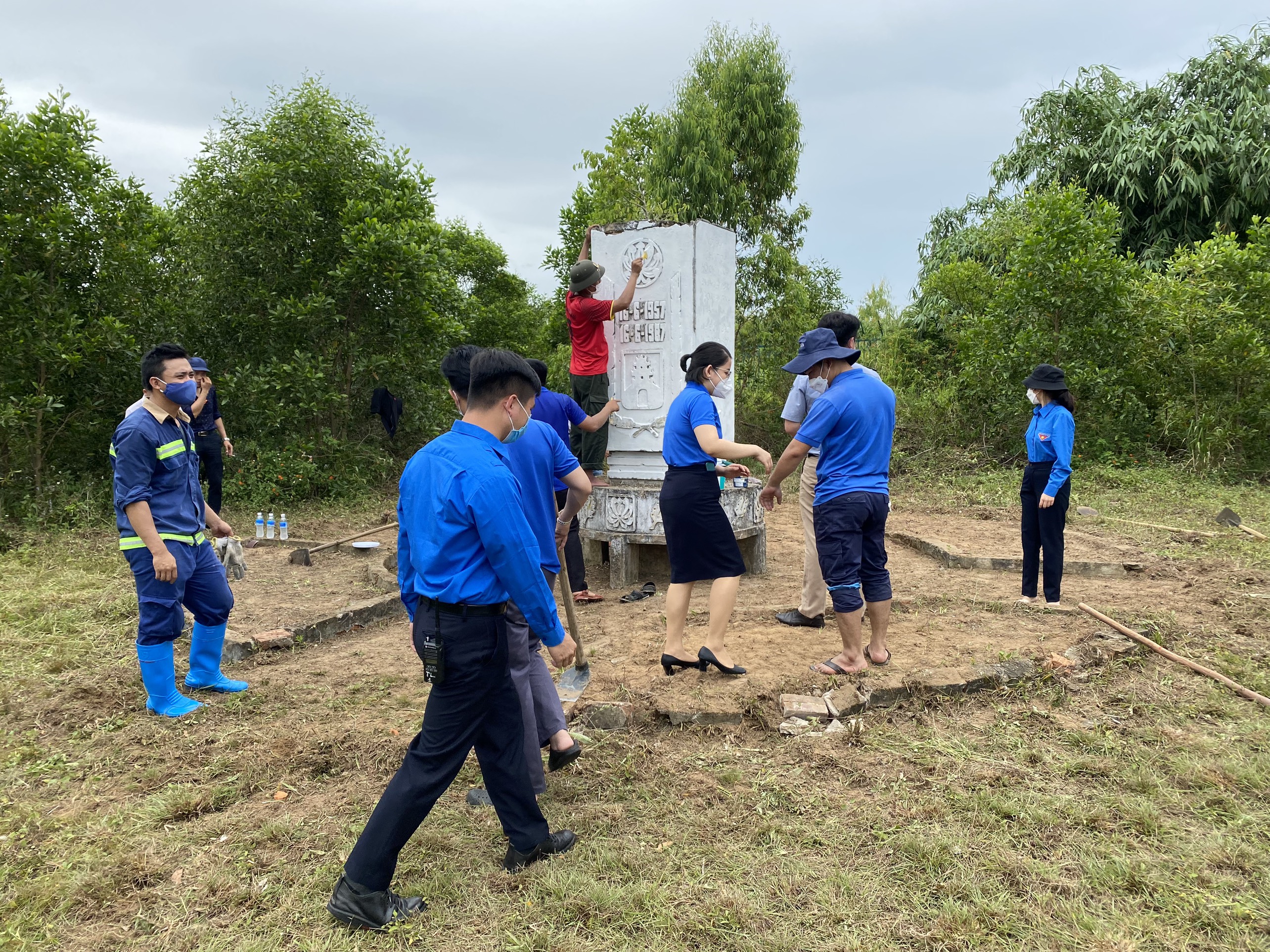 Đoàn thanh niên Cảng hàng không Đồng Hới triển khai các hoạt động nhân kỷ niệm 65 năm ngày Bác Hồ về thăm Quảng Bình (16/6/1957 – 16/6/2022)|LOCAL_PATH:crawled_data/images/featured_49c8e05e5afe.jpg
