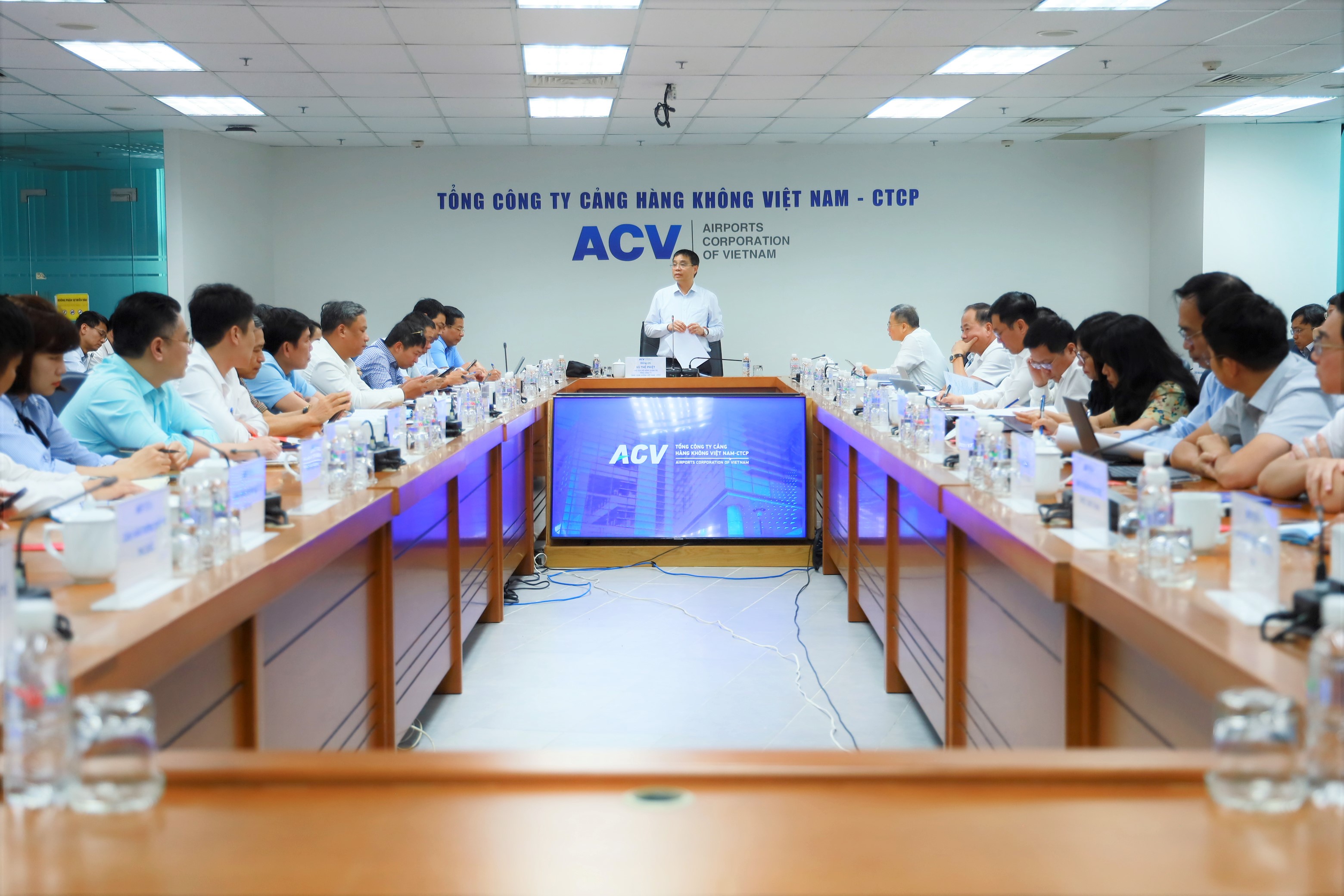 Ngày cao điểm Tết, Tân Sơn Nhất phục vụ hơn 1.000 chuyến bay|LOCAL_PATH:crawled_data/images/featured_4a185fc298c5.JPG