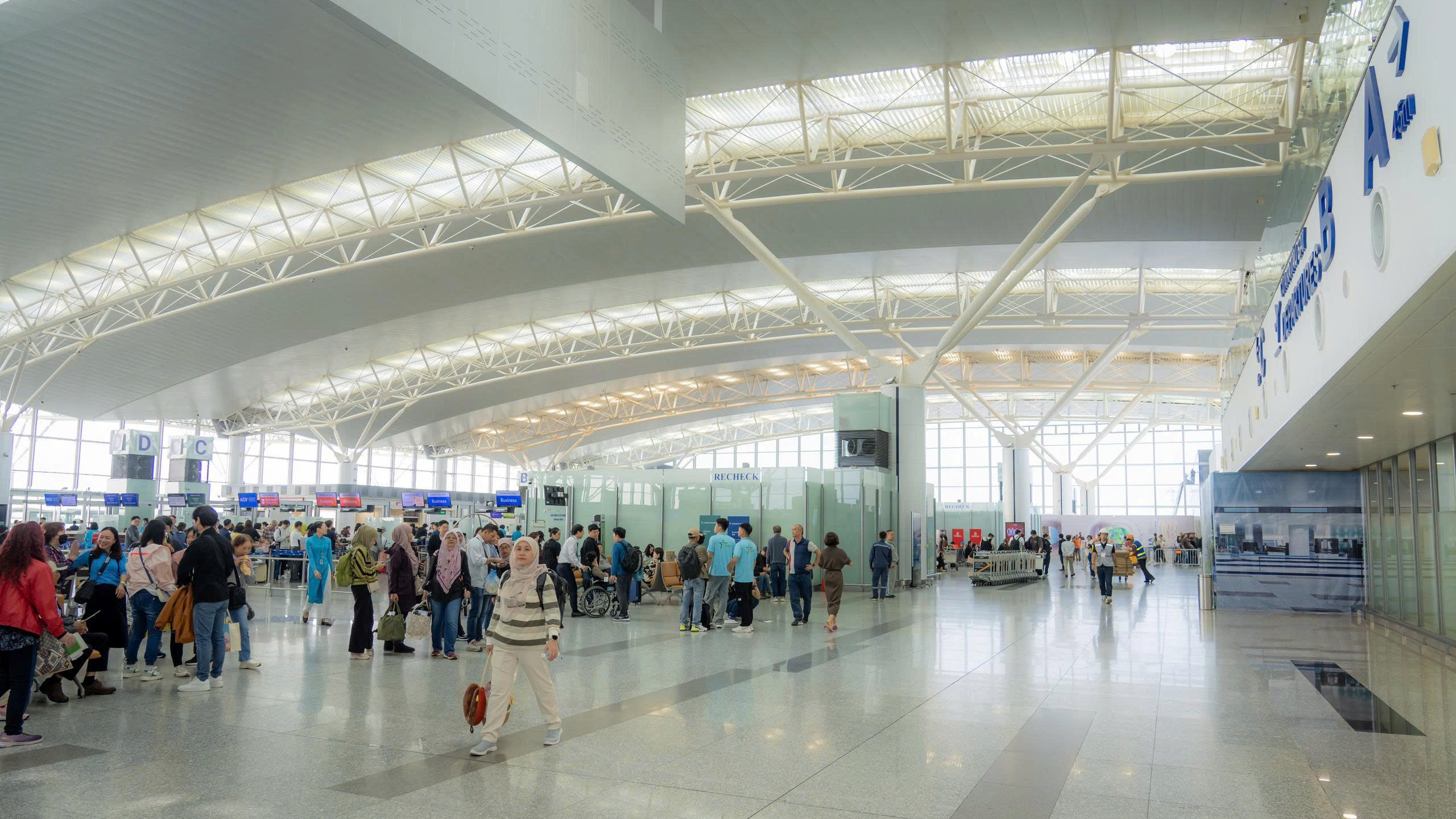 Cảng HKQT Nội Bài sẵn sàng phục vụ nhu cầu đi lại tăng cao dịp Tết Dương lịch 2026|LOCAL_PATH:crawled_data/images/featured_4a70e6733415.jpg