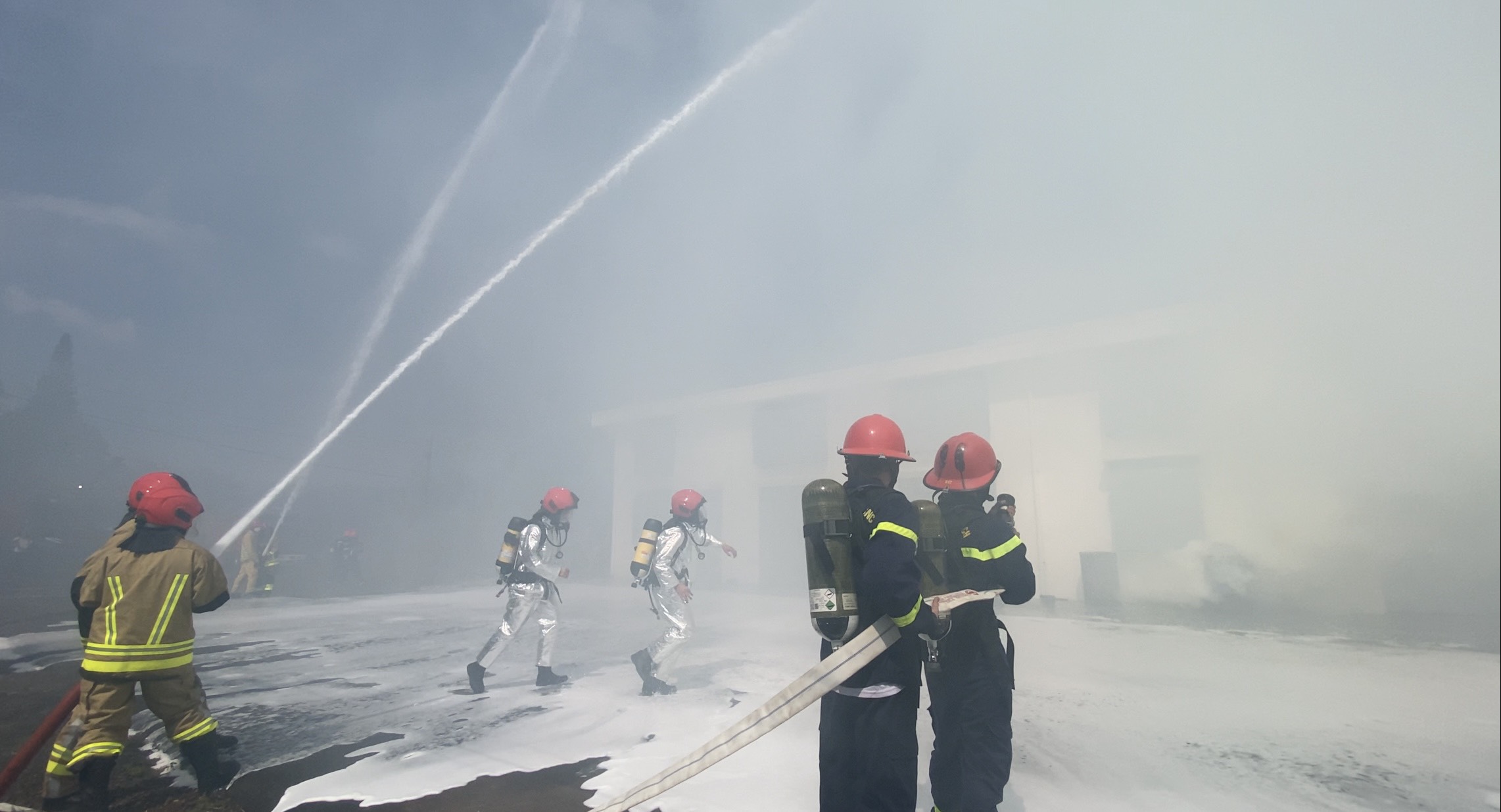 Diễn tập khẩn nguy phòng cháy chữa cháy và cứu nạn cứu hộ tại cảng hàng không Liên Khương|LOCAL_PATH:crawled_data/images/featured_4ad225da02e0.jpg