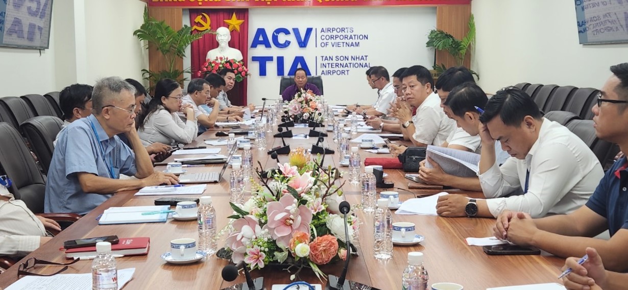 Cảng HKQT Tân Sơn Nhất: Sơ kết 6 tháng đầu năm 2024 công tác an toàn đường cất hạ cánh|LOCAL_PATH:crawled_data/images/featured_4c318ab3a8bf.jpg