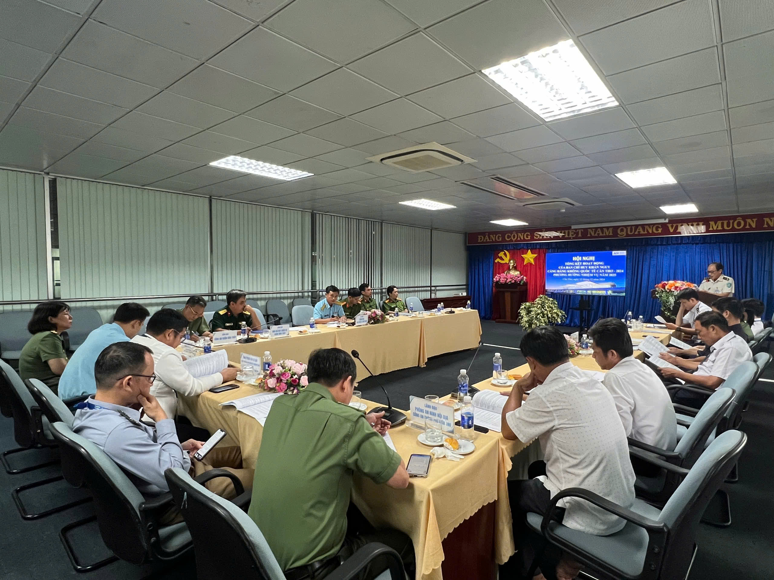 Họp Ban Chỉ huy khẩn nguy Cảng hàng không quốc tế Cần Thơ năm 2024 và Phương hướng hoạt động năm 2025|LOCAL_PATH:crawled_data/images/featured_4eebac312c6f.jpg