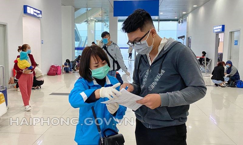 Tuổi trẻ Hải Phòng ra quân thực hiện các biện pháp phòng, chống đại dịch COVID-19 tại Cảng hàng không quốc tế Cát Bi|LOCAL_PATH:crawled_data/images/featured_4fbbb7fa7d57.jpg